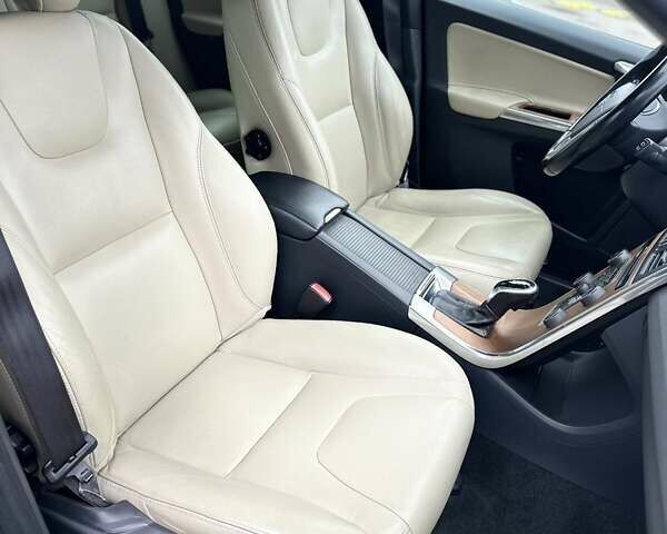 Чорний Вольво ХС60, об'ємом двигуна 2.4 л та пробігом 201 тис. км за 24600 $, фото 30 на Automoto.ua