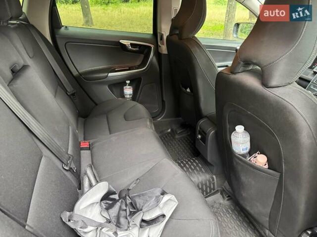 Черный Вольво ХС60, объемом двигателя 2 л и пробегом 284 тыс. км за 16990 $, фото 16 на Automoto.ua