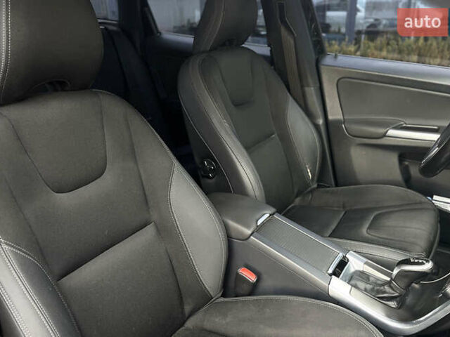 Чорний Вольво ХС60, об'ємом двигуна 2.4 л та пробігом 304 тис. км за 17200 $, фото 23 на Automoto.ua