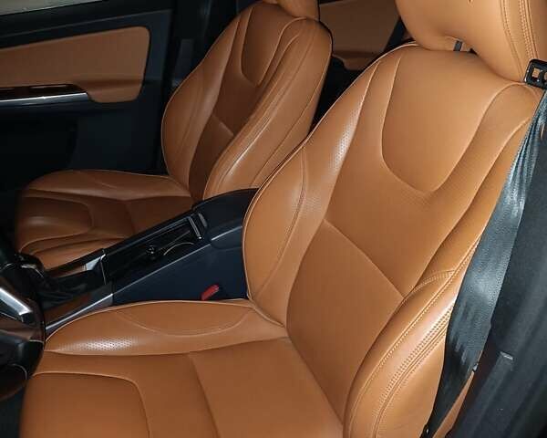 Черный Вольво ХС60, объемом двигателя 2.4 л и пробегом 144 тыс. км за 21999 $, фото 12 на Automoto.ua