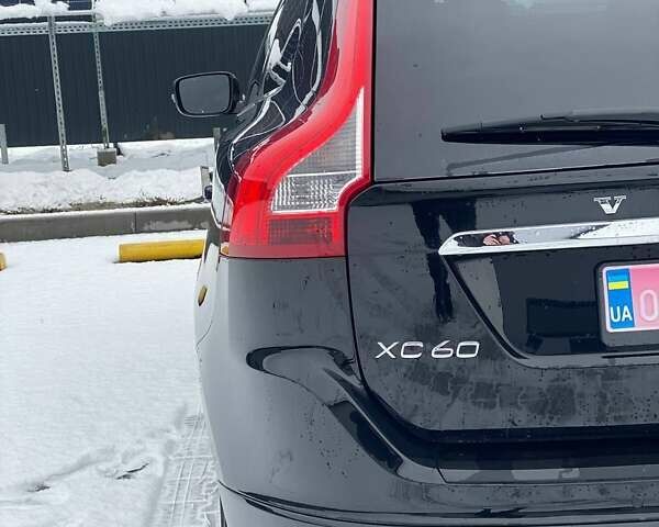 Чорний Вольво ХС60, об'ємом двигуна 2 л та пробігом 301 тис. км за 12900 $, фото 7 на Automoto.ua