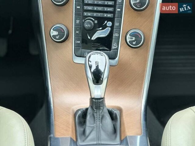 Чорний Вольво ХС60, об'ємом двигуна 2.4 л та пробігом 201 тис. км за 24600 $, фото 39 на Automoto.ua