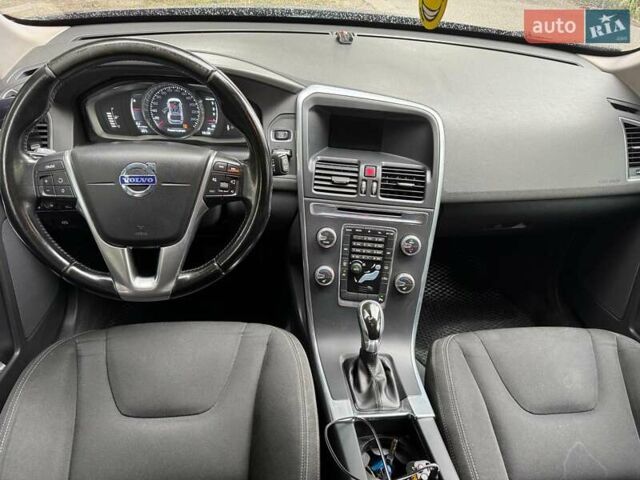 Черный Вольво ХС60, объемом двигателя 2 л и пробегом 284 тыс. км за 16990 $, фото 14 на Automoto.ua