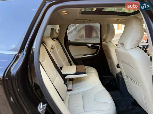 Черный Вольво ХС60, объемом двигателя 2.4 л и пробегом 234 тыс. км за 18799 $, фото 149 на Automoto.ua