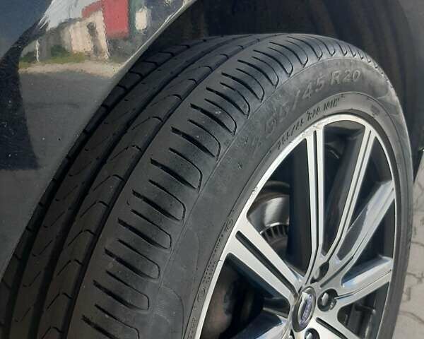 Чорний Вольво ХС60, об'ємом двигуна 2.4 л та пробігом 320 тис. км за 17500 $, фото 16 на Automoto.ua