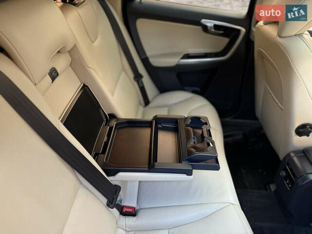 Черный Вольво ХС60, объемом двигателя 2.4 л и пробегом 234 тыс. км за 18799 $, фото 150 на Automoto.ua