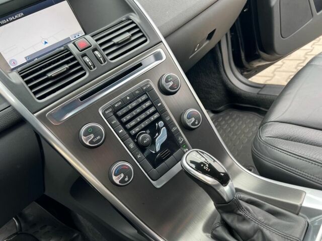 Чорний Вольво ХС60, об'ємом двигуна 2.4 л та пробігом 190 тис. км за 18175 $, фото 5 на Automoto.ua