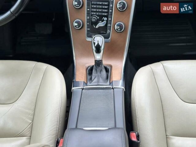 Чорний Вольво ХС60, об'ємом двигуна 2.4 л та пробігом 201 тис. км за 24600 $, фото 40 на Automoto.ua