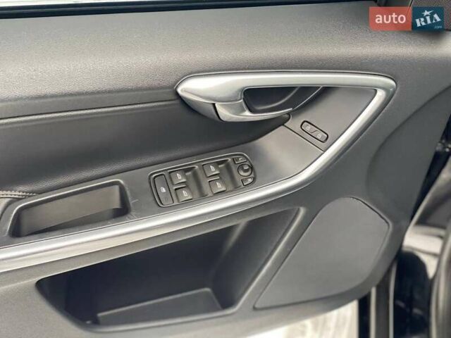 Чорний Вольво ХС60, об'ємом двигуна 2 л та пробігом 301 тис. км за 12900 $, фото 12 на Automoto.ua