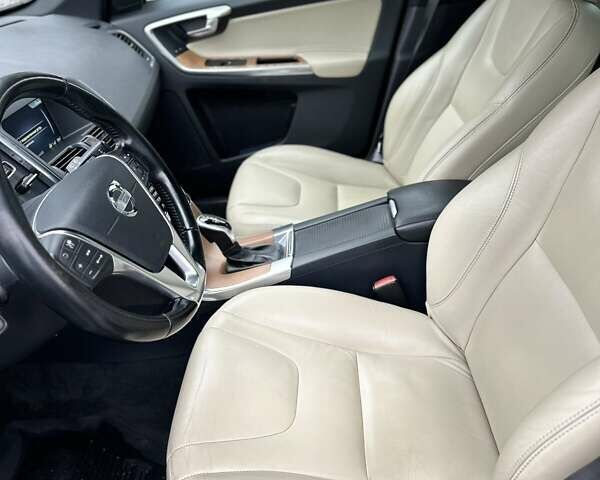 Чорний Вольво ХС60, об'ємом двигуна 2.4 л та пробігом 201 тис. км за 24600 $, фото 20 на Automoto.ua