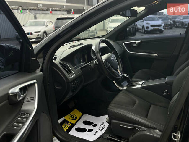 Чорний Вольво ХС60, об'ємом двигуна 2.4 л та пробігом 304 тис. км за 17200 $, фото 9 на Automoto.ua