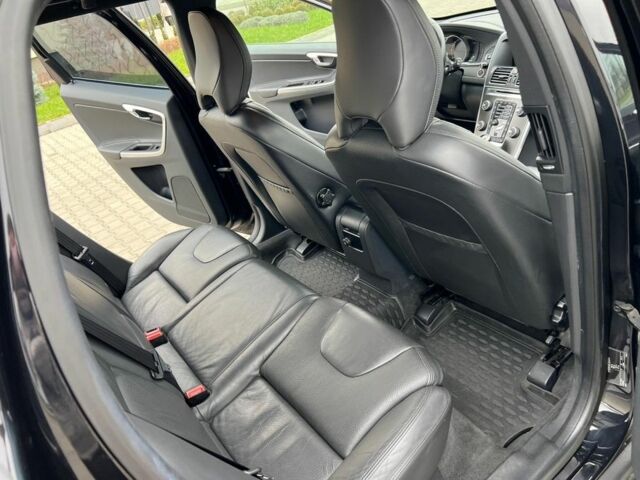 Чорний Вольво ХС60, об'ємом двигуна 2.4 л та пробігом 190 тис. км за 18175 $, фото 7 на Automoto.ua