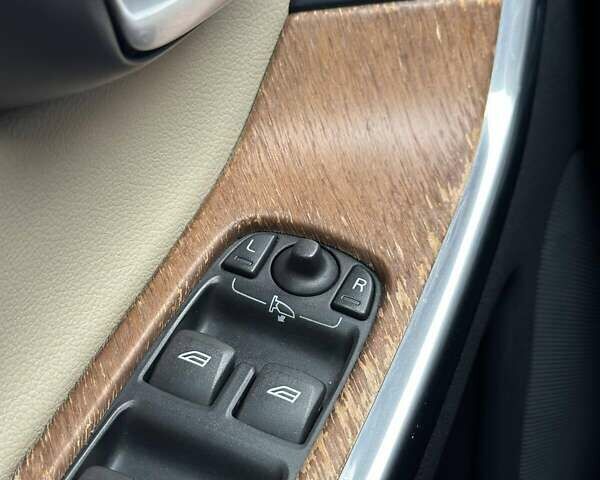 Чорний Вольво ХС60, об'ємом двигуна 2.4 л та пробігом 201 тис. км за 24600 $, фото 52 на Automoto.ua