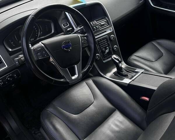 Вольво ХС60 2014 в Умани на Automoto.ua Черный Вольво ХС60, объемом двигателя 2.95 л и пробегом 101 тыс. км за 16950 $, фото 7 на Automoto.ua