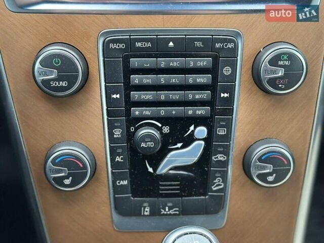 Чорний Вольво ХС60, об'ємом двигуна 2.4 л та пробігом 201 тис. км за 24600 $, фото 43 на Automoto.ua