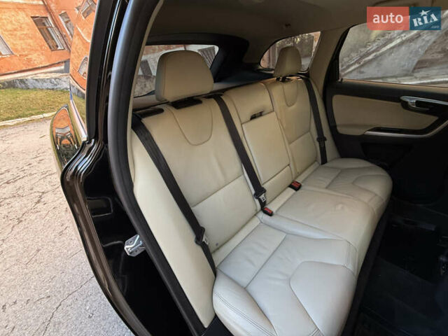 Черный Вольво ХС60, объемом двигателя 2.4 л и пробегом 234 тыс. км за 18799 $, фото 151 на Automoto.ua