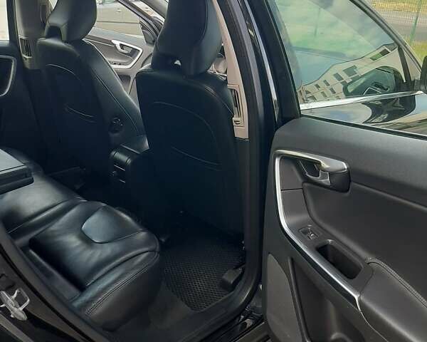 Чорний Вольво ХС60, об'ємом двигуна 2.4 л та пробігом 320 тис. км за 17500 $, фото 34 на Automoto.ua