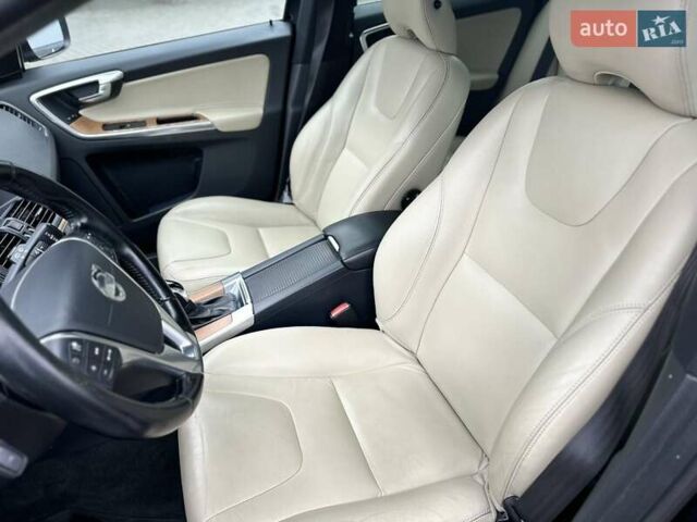 Чорний Вольво ХС60, об'ємом двигуна 2.4 л та пробігом 201 тис. км за 24600 $, фото 21 на Automoto.ua