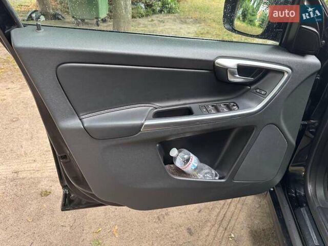 Черный Вольво ХС60, объемом двигателя 2 л и пробегом 284 тыс. км за 16990 $, фото 8 на Automoto.ua