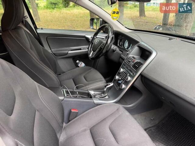 Черный Вольво ХС60, объемом двигателя 2 л и пробегом 284 тыс. км за 16990 $, фото 17 на Automoto.ua