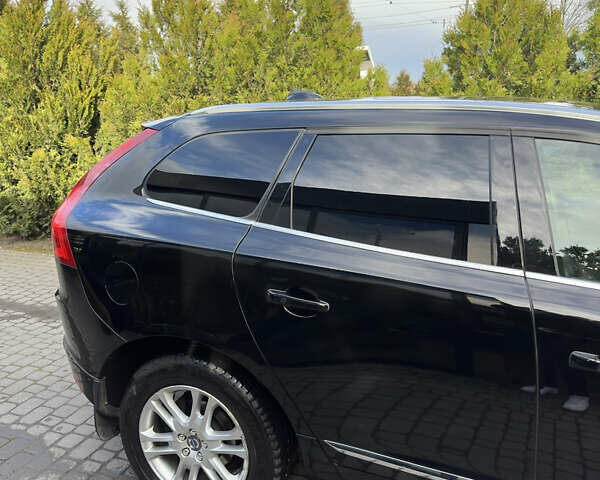 Чорний Вольво ХС60, об'ємом двигуна 2.5 л та пробігом 220 тис. км за 21000 $, фото 4 на Automoto.ua