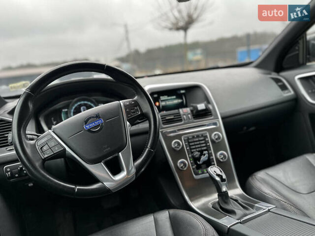 Черный Вольво ХС60, объемом двигателя 2 л и пробегом 264 тыс. км за 10900 $, фото 12 на Automoto.ua