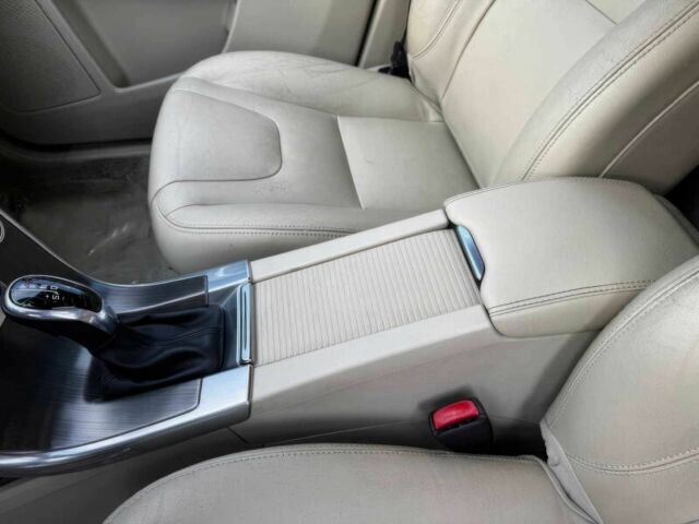 Черный Вольво ХС60, объемом двигателя 2 л и пробегом 70 тыс. км за 5100 $, фото 10 на Automoto.ua