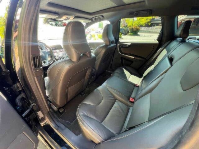 Черный Вольво ХС60, объемом двигателя 2 л и пробегом 80 тыс. км за 7400 $, фото 9 на Automoto.ua