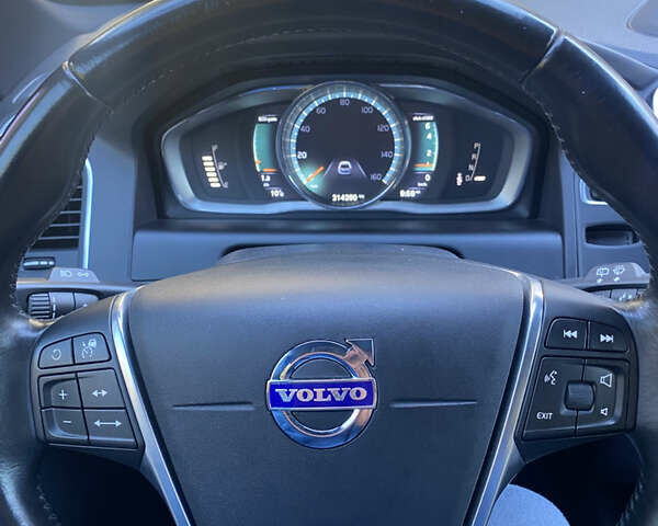 Вольво ХС60 2015 в Шепетовке на Automoto.ua Черный Вольво ХС60, объемом двигателя 2 л и пробегом 230 тыс. км за 18550 $, фото 1 на Automoto.ua