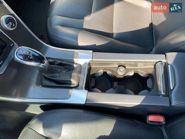 Чорний Вольво ХС60, об'ємом двигуна 2.5 л та пробігом 130 тис. км за 14900 $, фото 16 на Automoto.ua