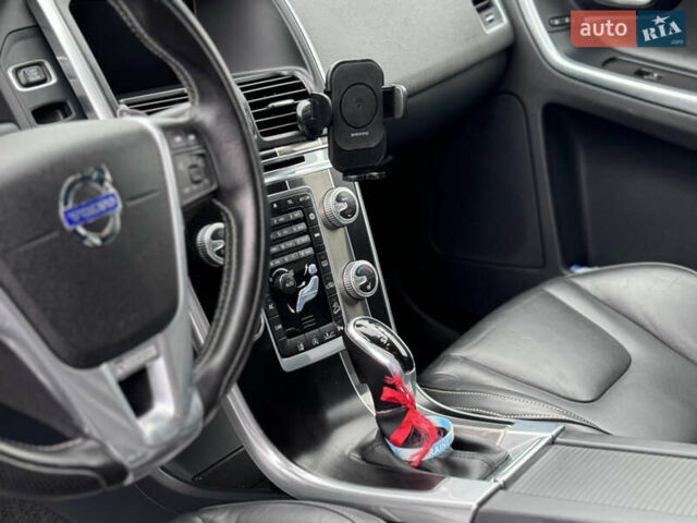 Черный Вольво ХС60, объемом двигателя 2.4 л и пробегом 113 тыс. км за 25500 $, фото 38 на Automoto.ua