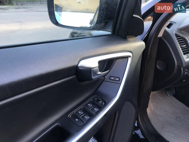 Вольво ХС60 2015 в Львове на Automoto.ua Черный Вольво ХС60, объемом двигателя 2 л и пробегом 262 тыс. км за 12999 $, фото 9 на Automoto.ua