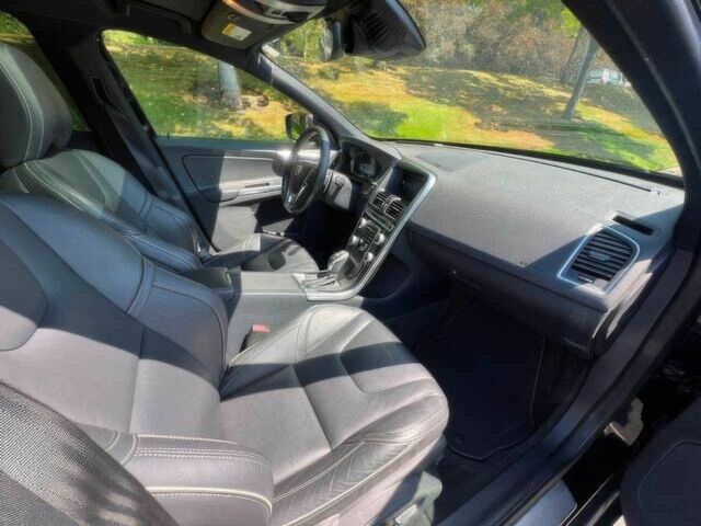 Черный Вольво ХС60, объемом двигателя 2 л и пробегом 80 тыс. км за 7400 $, фото 8 на Automoto.ua