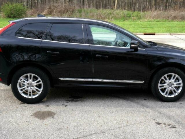 Черный Вольво ХС60, объемом двигателя 2.5 л и пробегом 77 тыс. км за 9000 $, фото 6 на Automoto.ua