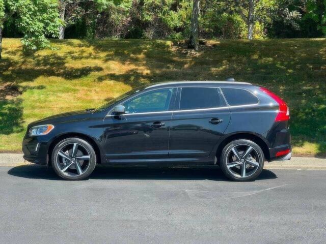 Черный Вольво ХС60, объемом двигателя 2 л и пробегом 80 тыс. км за 7400 $, фото 2 на Automoto.ua