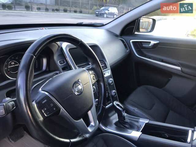 Вольво ХС60 2015 в Львове на Automoto.ua Черный Вольво ХС60, объемом двигателя 2 л и пробегом 262 тыс. км за 12999 $, фото 8 на Automoto.ua