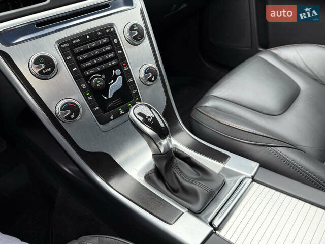 Черный Вольво ХС60, объемом двигателя 2 л и пробегом 285 тыс. км за 18999 $, фото 60 на Automoto.ua