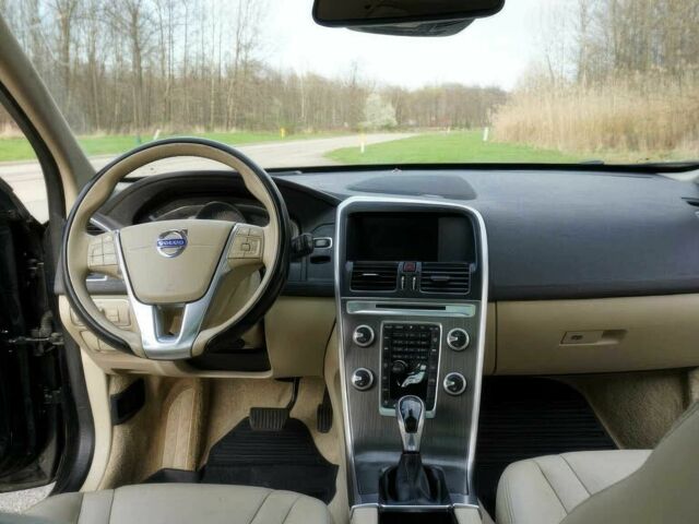 Черный Вольво ХС60, объемом двигателя 2.5 л и пробегом 77 тыс. км за 9000 $, фото 7 на Automoto.ua