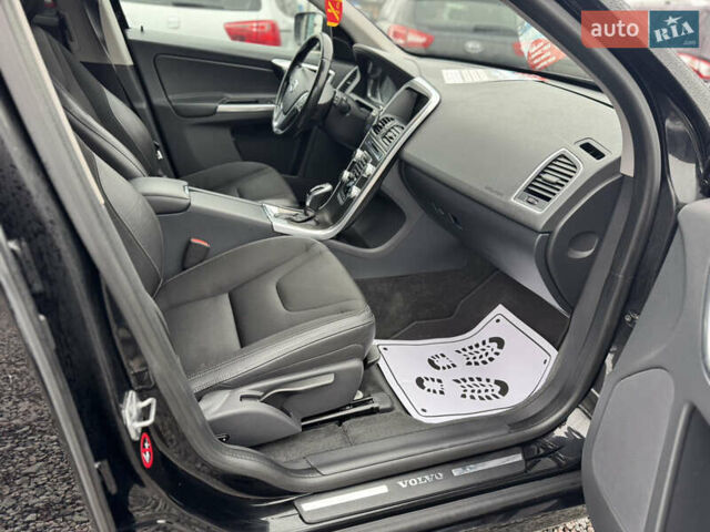 Чорний Вольво ХС60, об'ємом двигуна 2.4 л та пробігом 267 тис. км за 18950 $, фото 32 на Automoto.ua