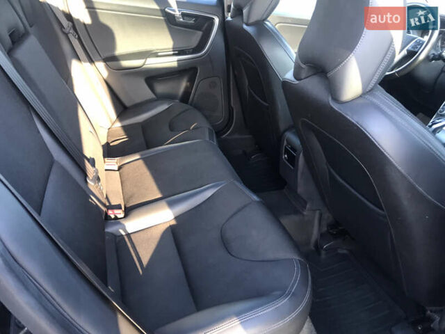 Вольво ХС60 2015 в Львове на Automoto.ua Черный Вольво ХС60, объемом двигателя 2 л и пробегом 262 тыс. км за 12999 $, фото 10 на Automoto.ua