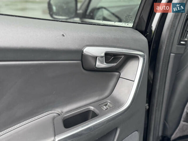 Черный Вольво ХС60, объемом двигателя 2.4 л и пробегом 113 тыс. км за 25500 $, фото 31 на Automoto.ua