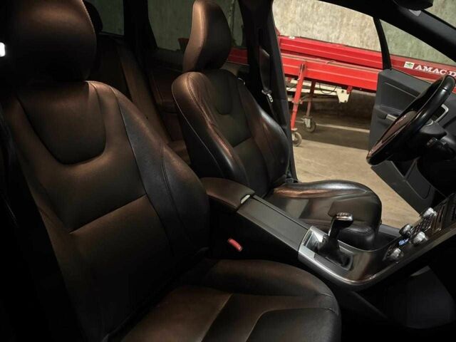 Черный Вольво ХС60, объемом двигателя 0 л и пробегом 80 тыс. км за 6000 $, фото 7 на Automoto.ua