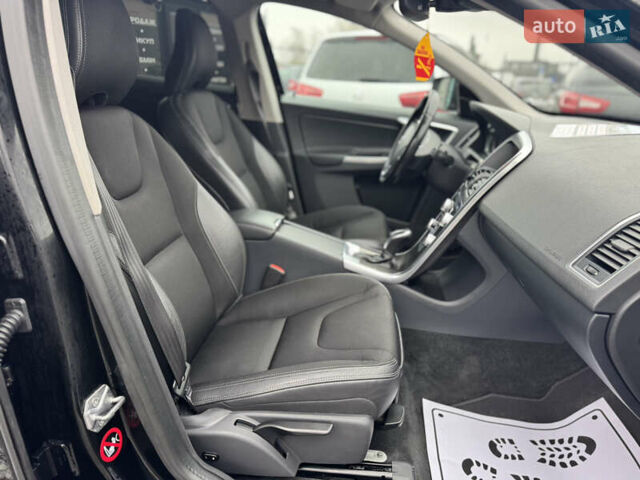 Чорний Вольво ХС60, об'ємом двигуна 2.4 л та пробігом 267 тис. км за 18950 $, фото 28 на Automoto.ua