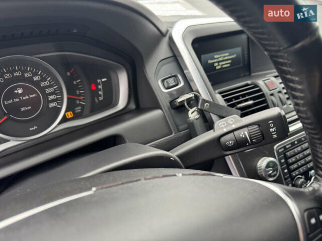 Чорний Вольво ХС60, об'ємом двигуна 2.4 л та пробігом 267 тис. км за 18950 $, фото 35 на Automoto.ua