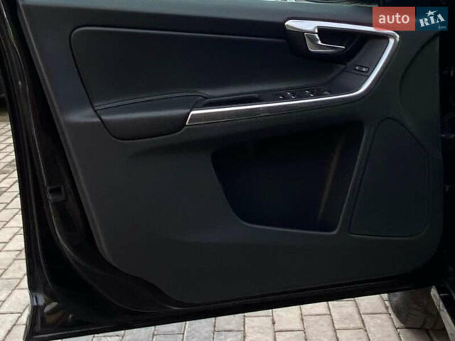 Черный Вольво ХС60, объемом двигателя 2.5 л и пробегом 160 тыс. км за 16300 $, фото 30 на Automoto.ua