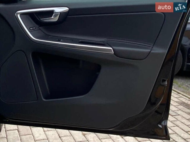 Черный Вольво ХС60, объемом двигателя 2.5 л и пробегом 160 тыс. км за 16300 $, фото 31 на Automoto.ua