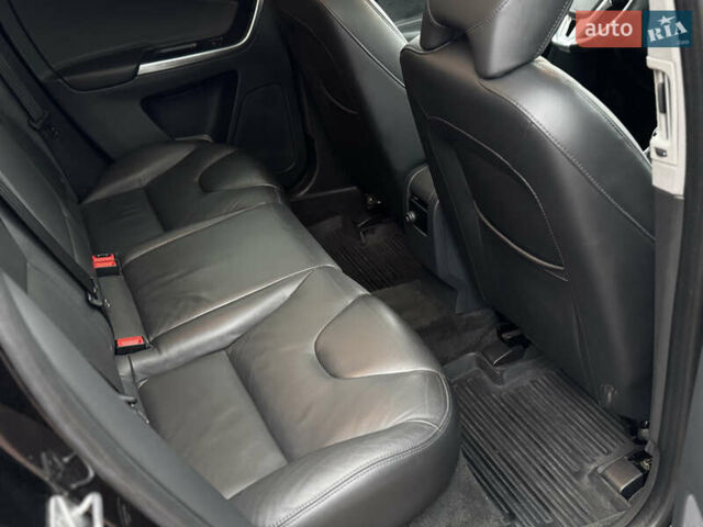 Чорний Вольво ХС60, об'ємом двигуна 2.5 л та пробігом 160 тис. км за 16300 $, фото 23 на Automoto.ua