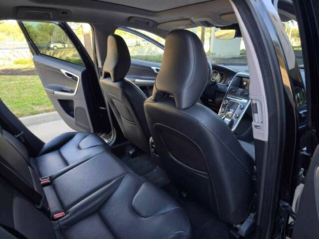 Черный Вольво ХС60, объемом двигателя 2 л и пробегом 77 тыс. км за 10300 $, фото 10 на Automoto.ua