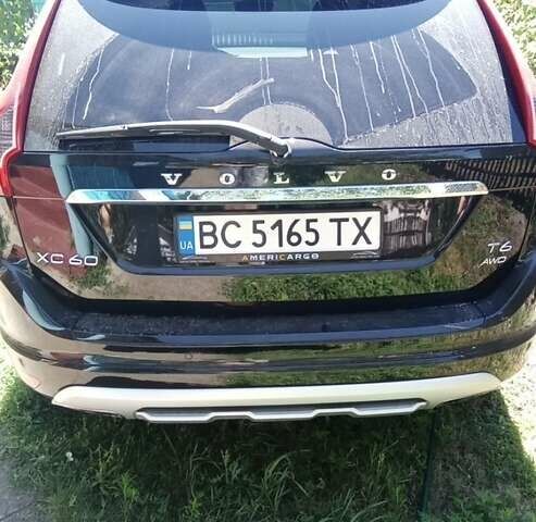 Черный Вольво ХС60, объемом двигателя 1.97 л и пробегом 38 тыс. км за 23999 $, фото 2 на Automoto.ua
