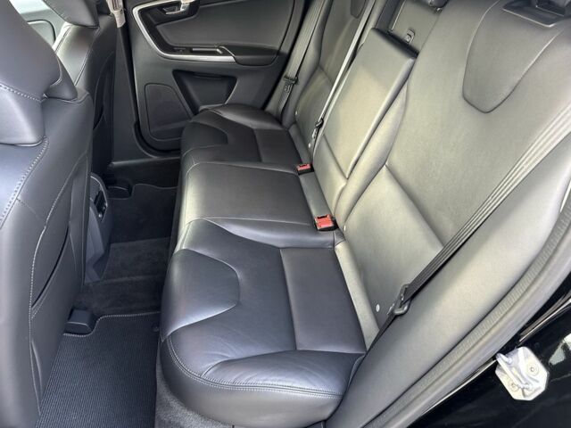 Черный Вольво ХС60, объемом двигателя 2 л и пробегом 139 тыс. км за 20900 $, фото 23 на Automoto.ua